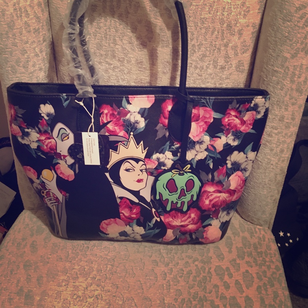 NWT Loungefly Disney Villains Tote